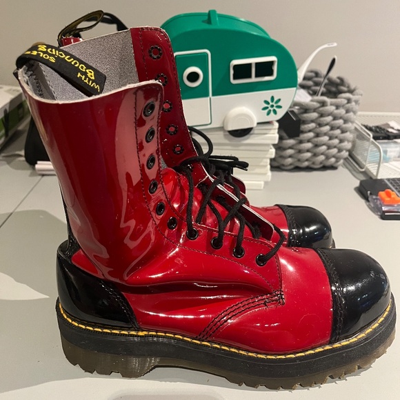 Vintage Dr. Martens Patent Leather Red & Black, Women's size 10 US - Picture 2 of 16